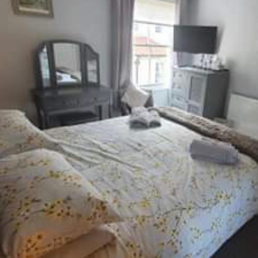 The Royal George Staithes Bed & Breakfast Bagian luar foto