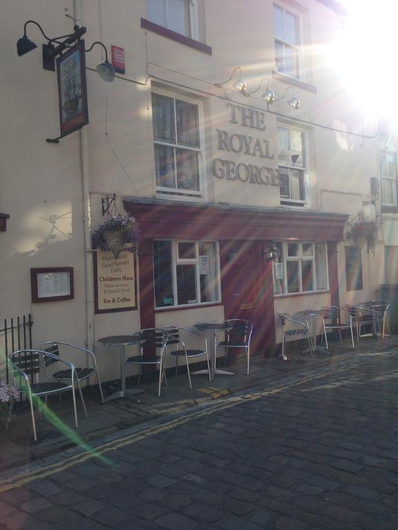 The Royal George Staithes Bed & Breakfast Bagian luar foto
