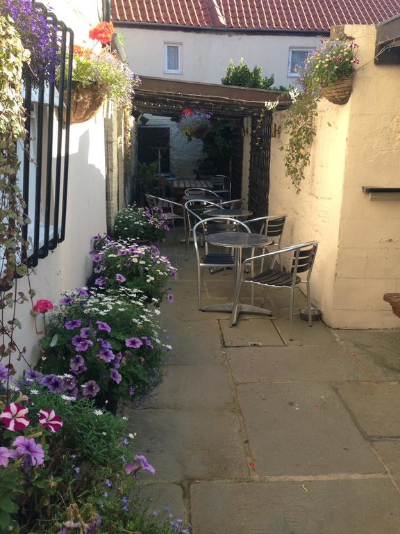 The Royal George Staithes Bed & Breakfast Bagian luar foto