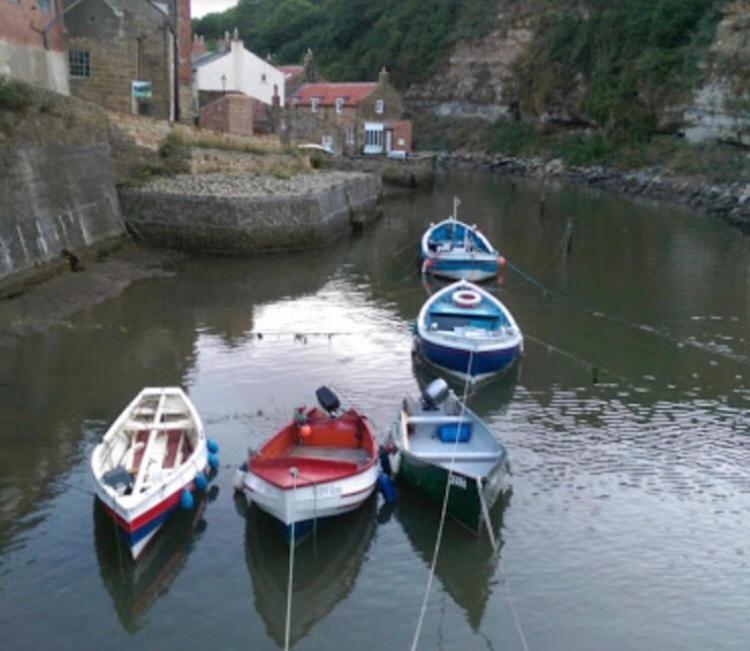 The Royal George Staithes Bed & Breakfast Bagian luar foto